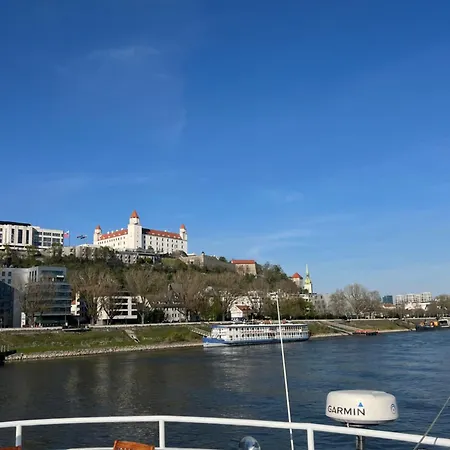 Executive Free Street Parking * Bratislava