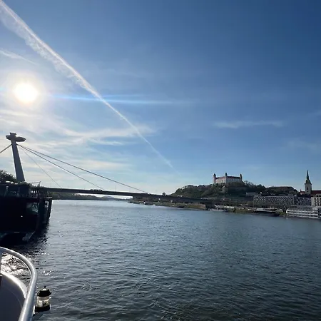 Executive Pristavna