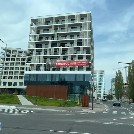 Executive Free Street Parking 布拉迪斯拉发