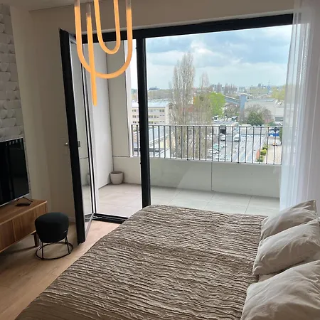 Executive Free Street Parking