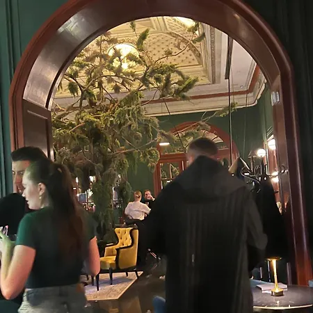 Executive Free Street Parking 布拉迪斯拉发