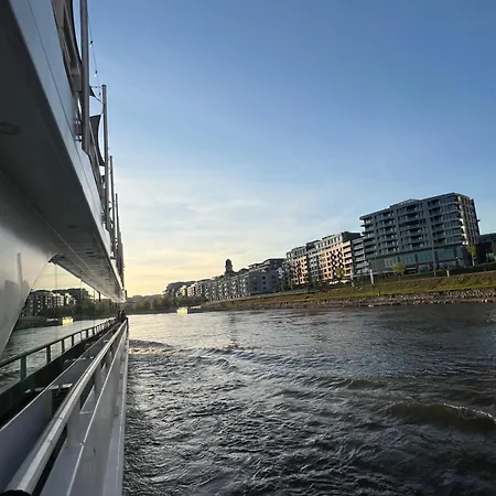 Executive Free Street Parking Μπρατισλάβα