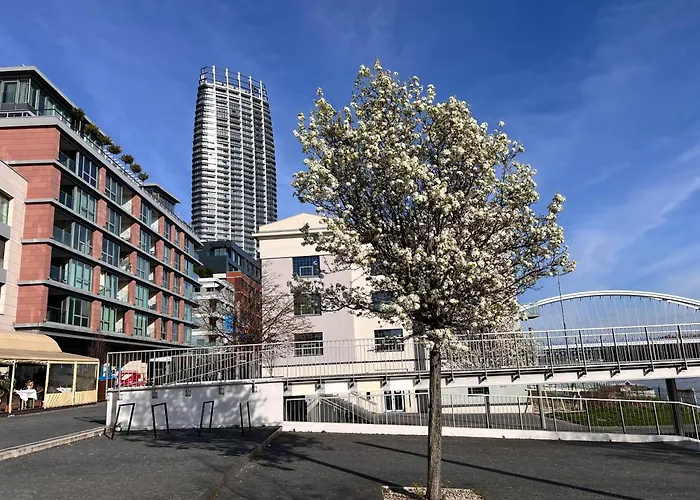 Executive Free Street Parking * براتسيلافا