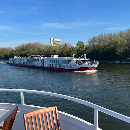 Executive Free Street Parking Bratislava